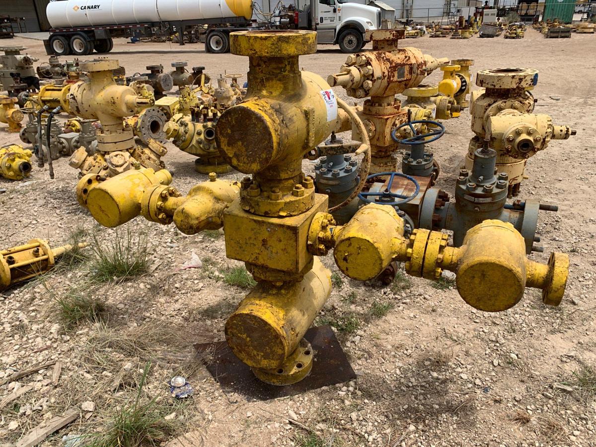 Used (4) 7-1/16 10k Fluid Crosses w/ (14) 4” 10k Manual Gate Valves