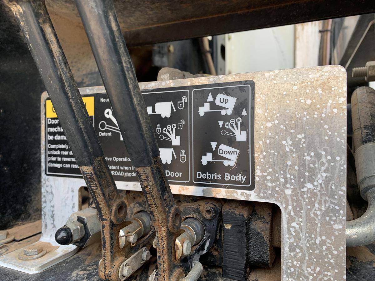 Used 2009 INTERNATIONAL WORKSTAR 7500 T/A DAYCAB VACTOR HYDROVAC TRUCK