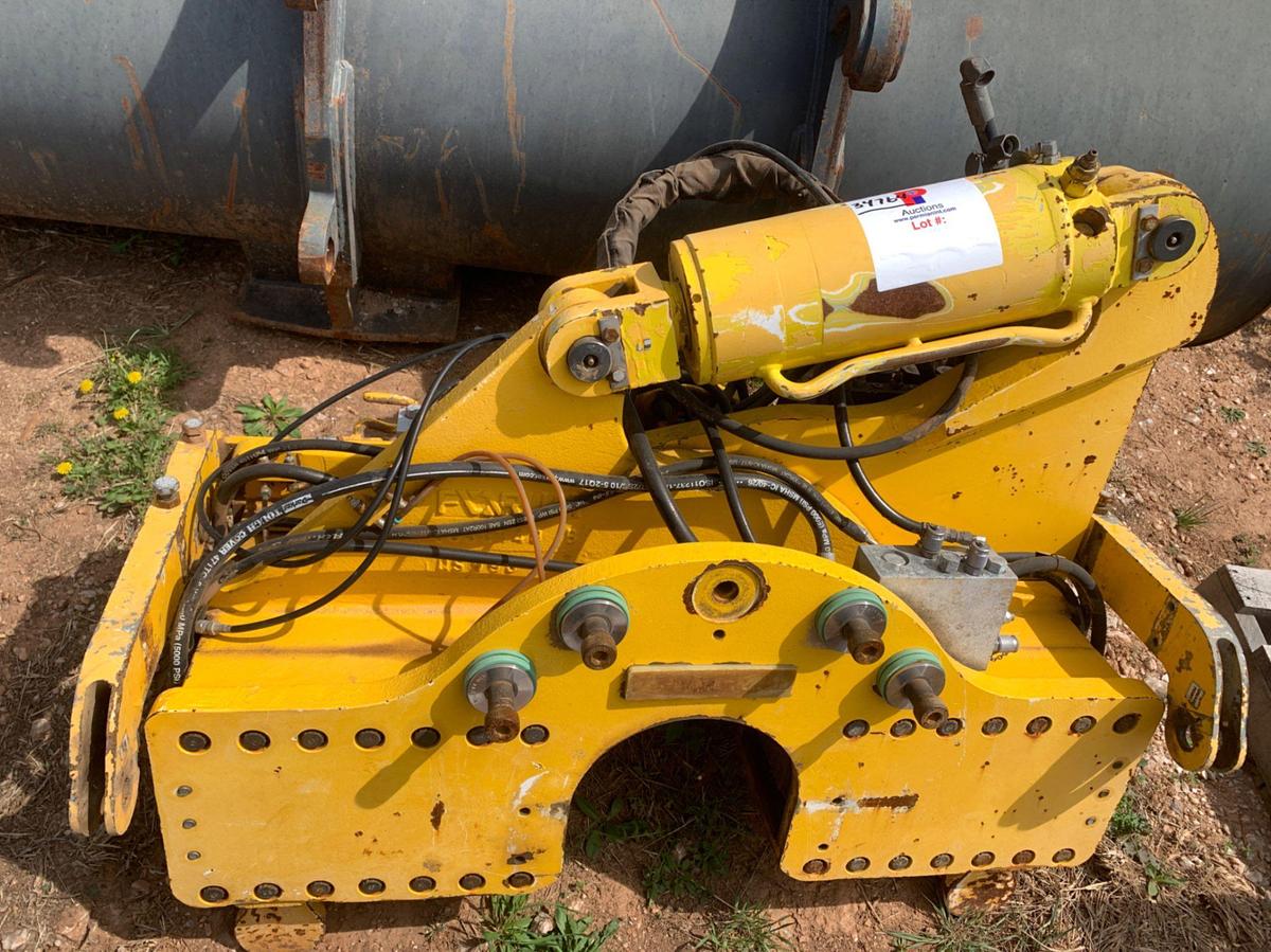 Used FVARUM Hydraulic Shear Attachment for Excavator