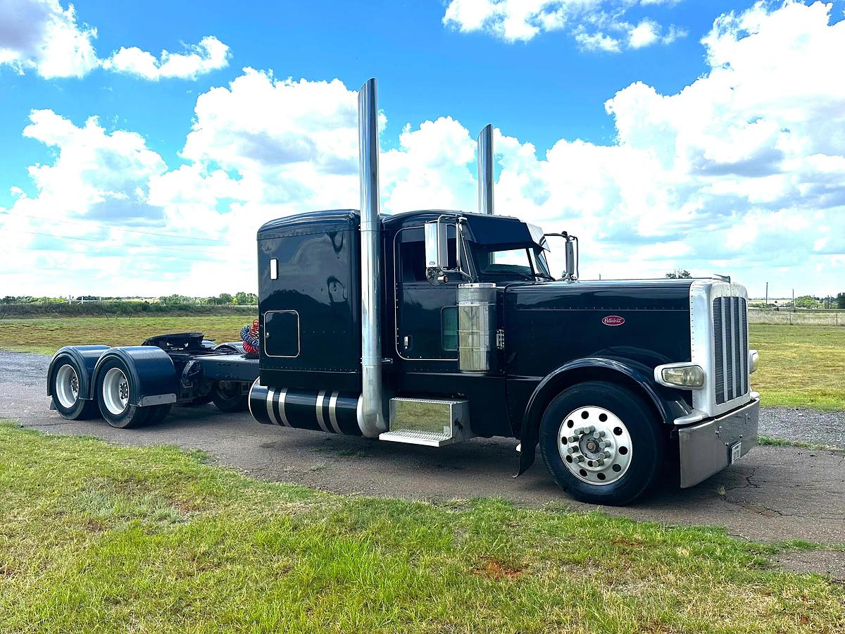 Used 2009 Peterbilt 389 Sleeper Haul Truck
