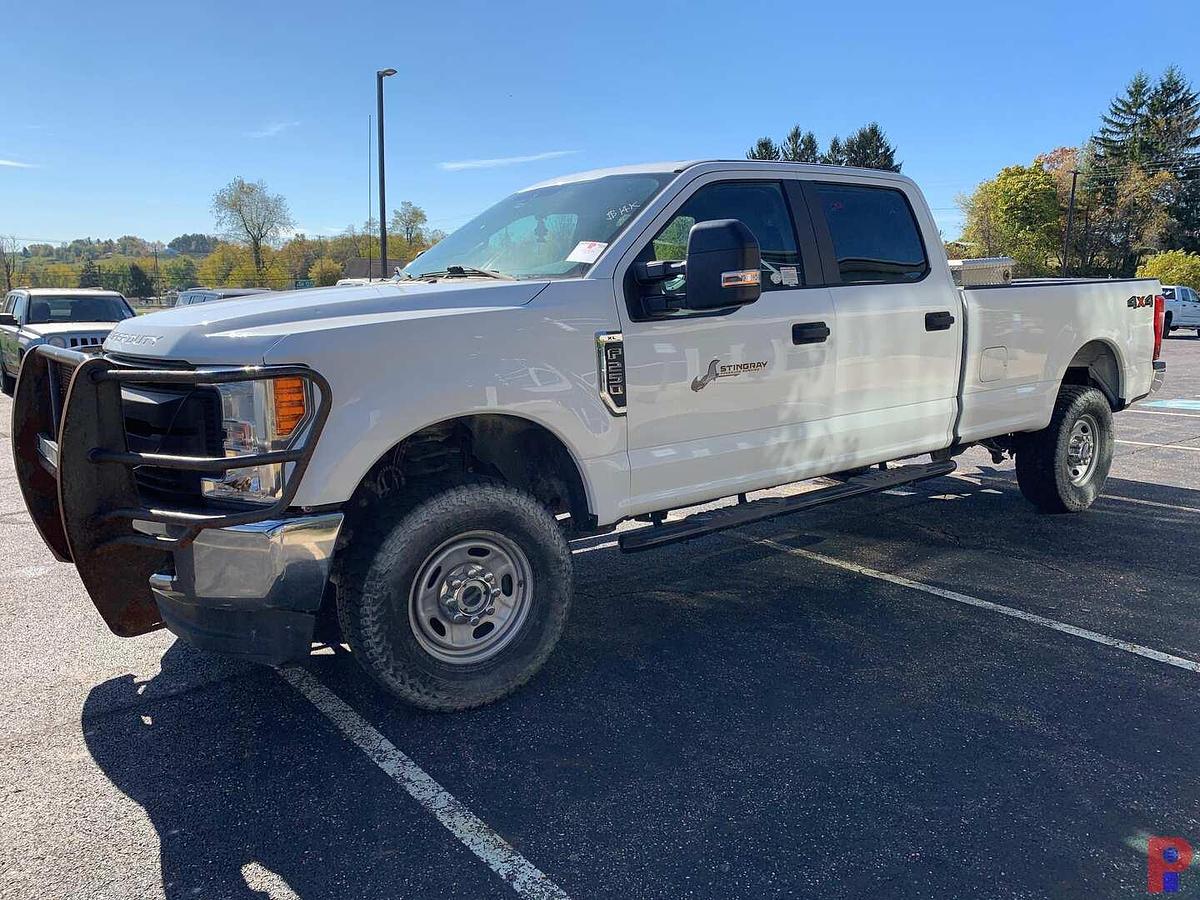 Used 2017 FORD F-250 SUPER DUTY XL CREW CAB 4X4 PICKUP