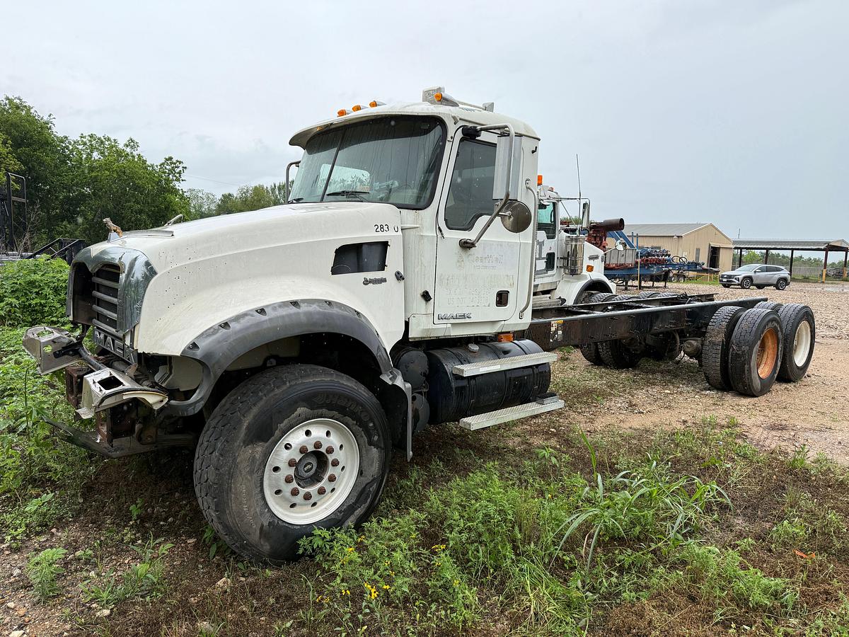 Used 2007 MACK CTP713 T/A CAB & CHASSIS TRUCK