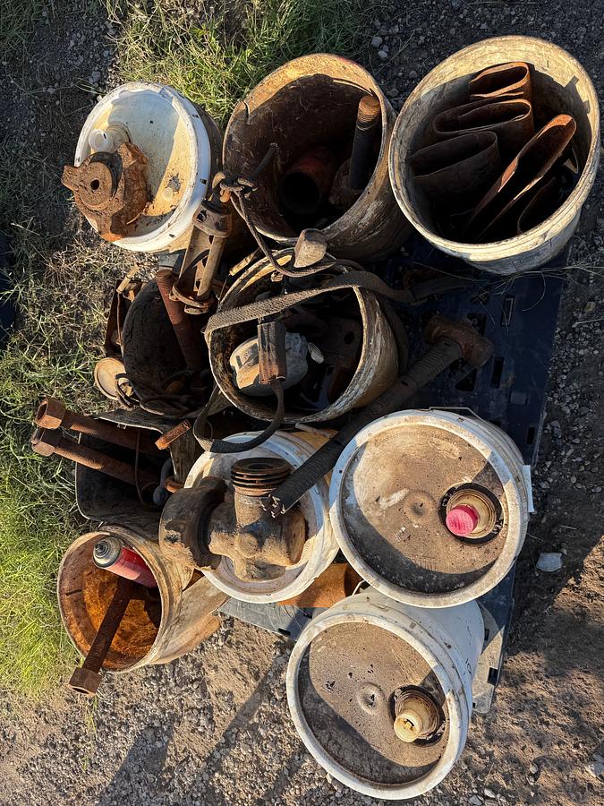 Used (2) PALLETS OF ASSORTED TURNBUCKLES, HYD HOSES, MOUNTING PLATES,(4) BKTS OF OIL, FLANGE STUDS & NUTS & RELATED