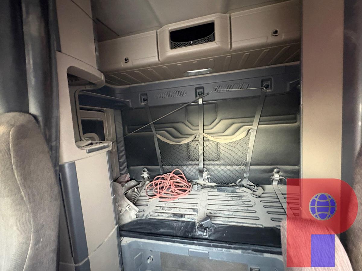 Used 2010 FREIGHTLINER CASCADIA T/A SLEEPER HAUL TRUCK