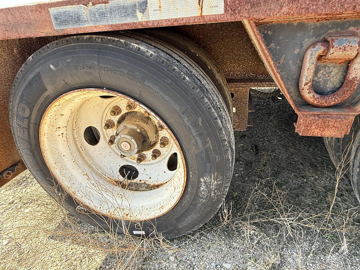 Used 2006 NUTTALL 40' X 102" 55-TON 3-AXLE NARROW NECK LOWBOY