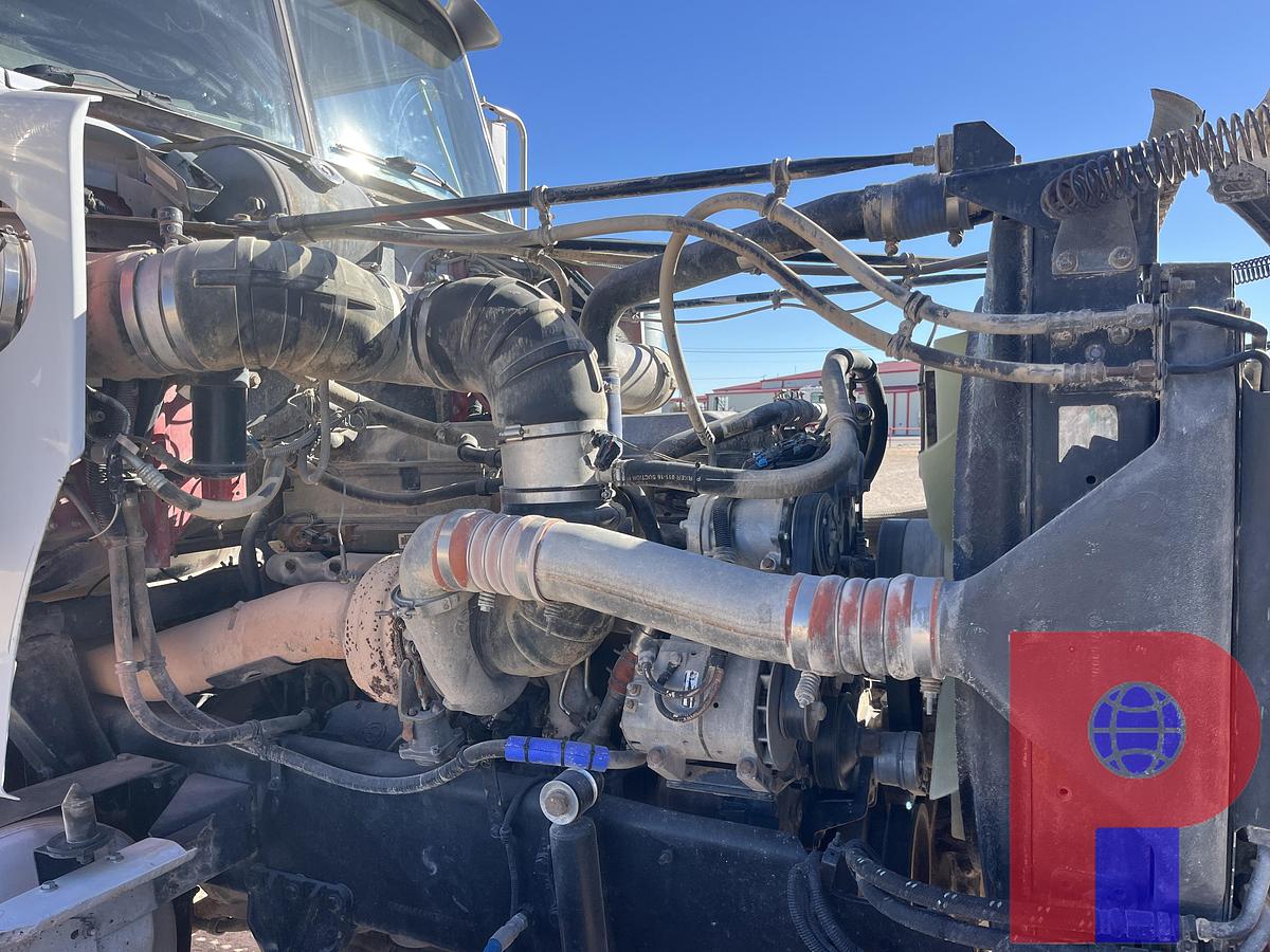 Used 2007 WESTERN STAR 4900 SF T/A DAYCAB WINCH TRUCK