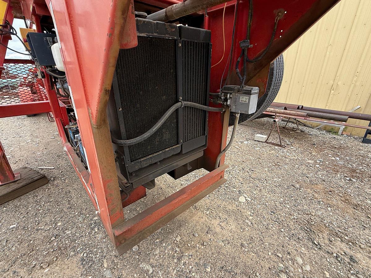 Used 2013 PIPE TRIPPER 40' HYD PIPE HANDLER MTD ON T/A GOOSNECK TRAILER