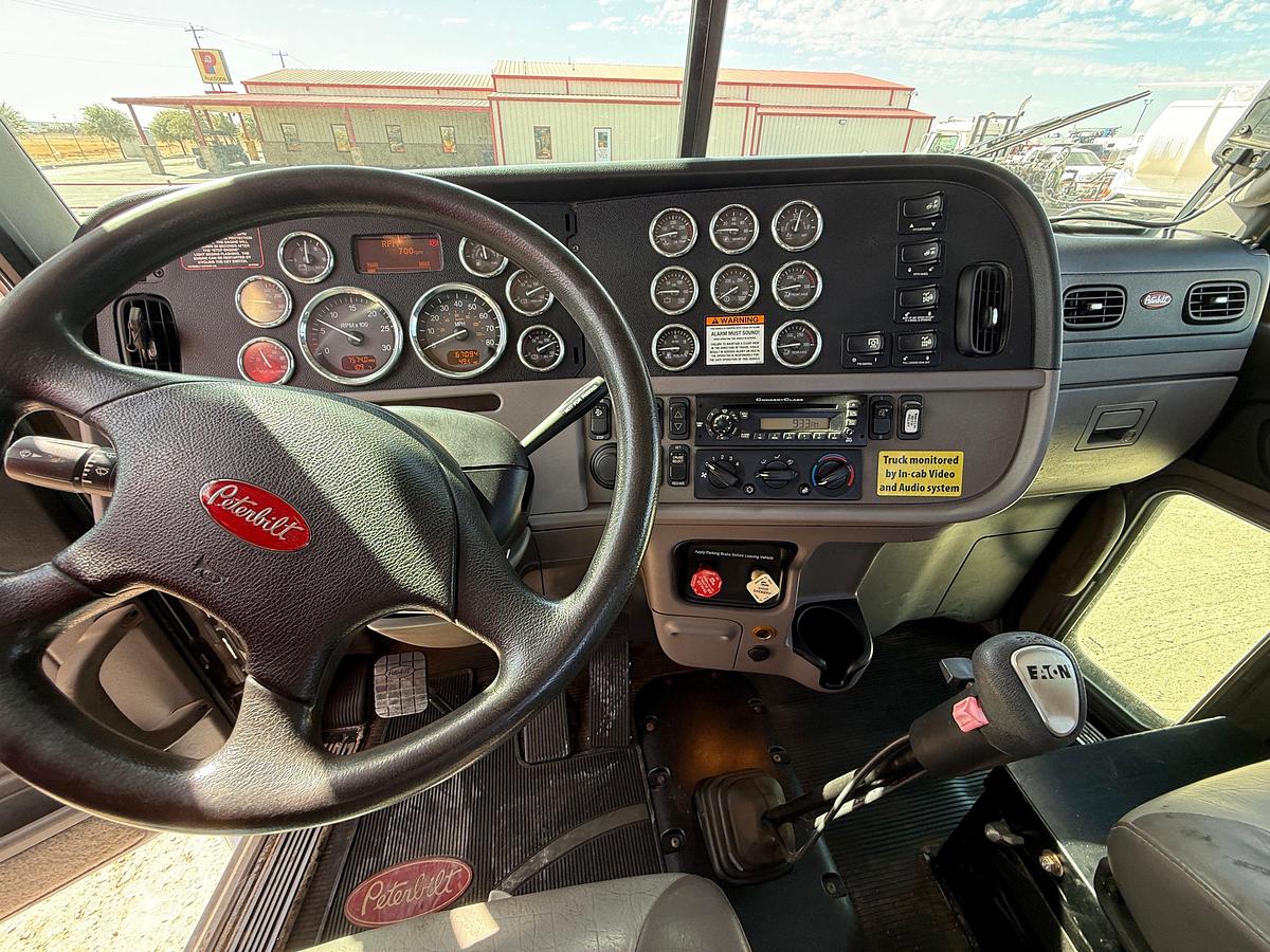 Used 2013 PETERBILT 367 T/A DAYCAB TRUCK TRACTOR