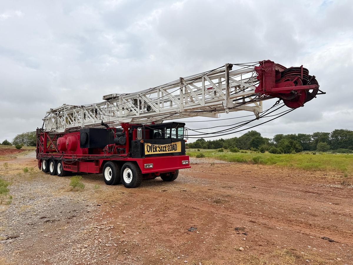 Used 1985 Taylor 550 Well Service Rig, 104 x 250k Mast