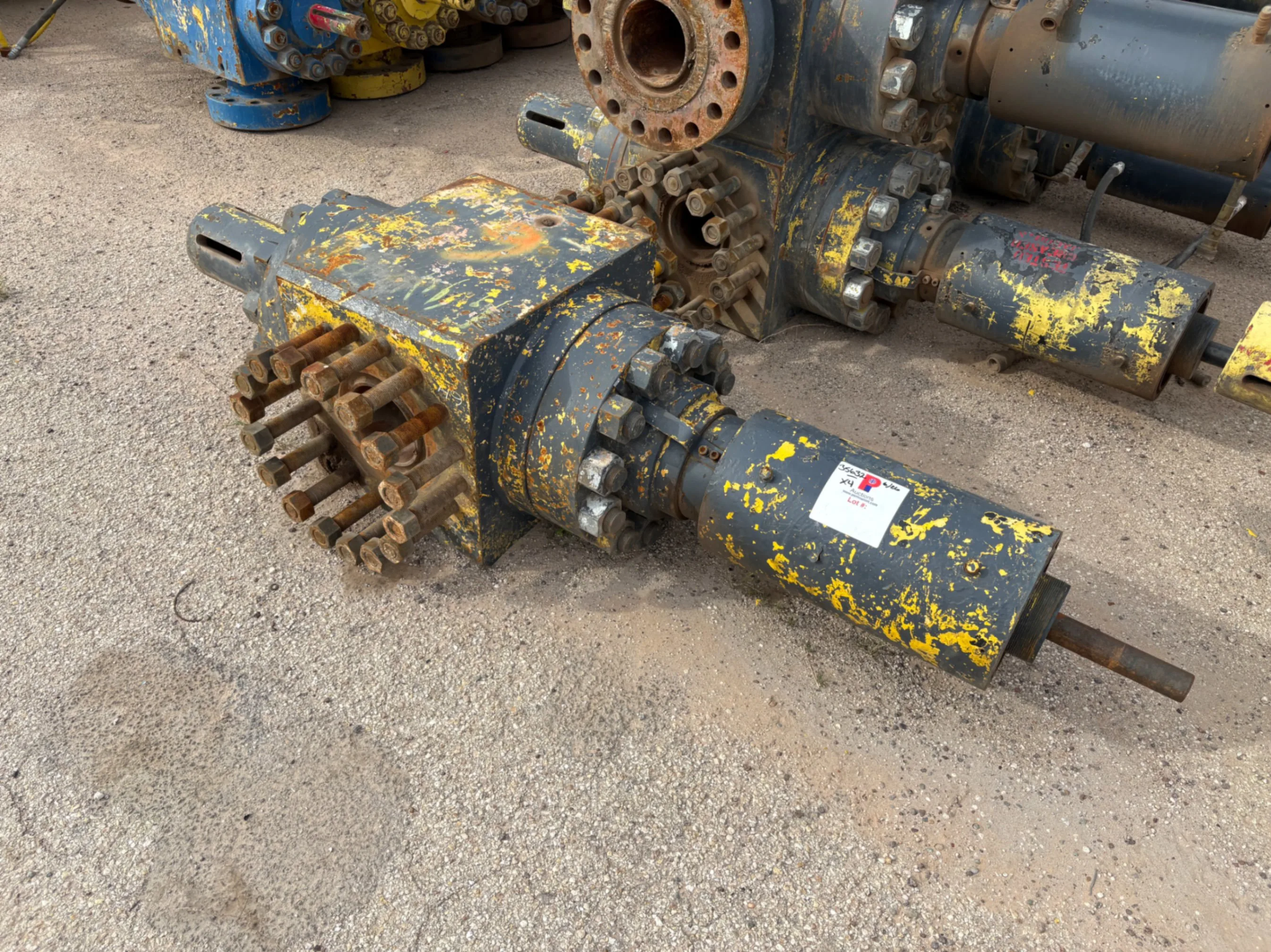 Used (4x$) (4) 7-1/16” 15K hydraulic frac valves