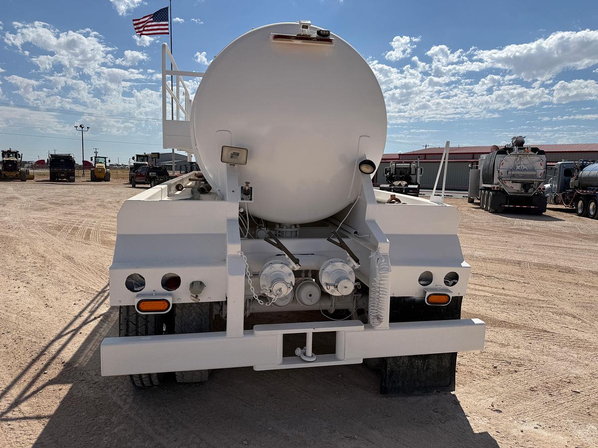 Used 2006 MACK CV713 T/A DAYCAB KILL TRUCK & 130BBL KILL TRAILER