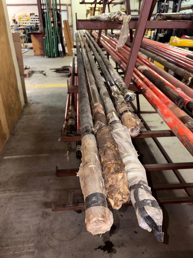 Used 2 x 1-1/2 x 16, 4’ metal PLGR, BZ CHR BBL, SS TRIM- ROD- TOP HOLD DOWN