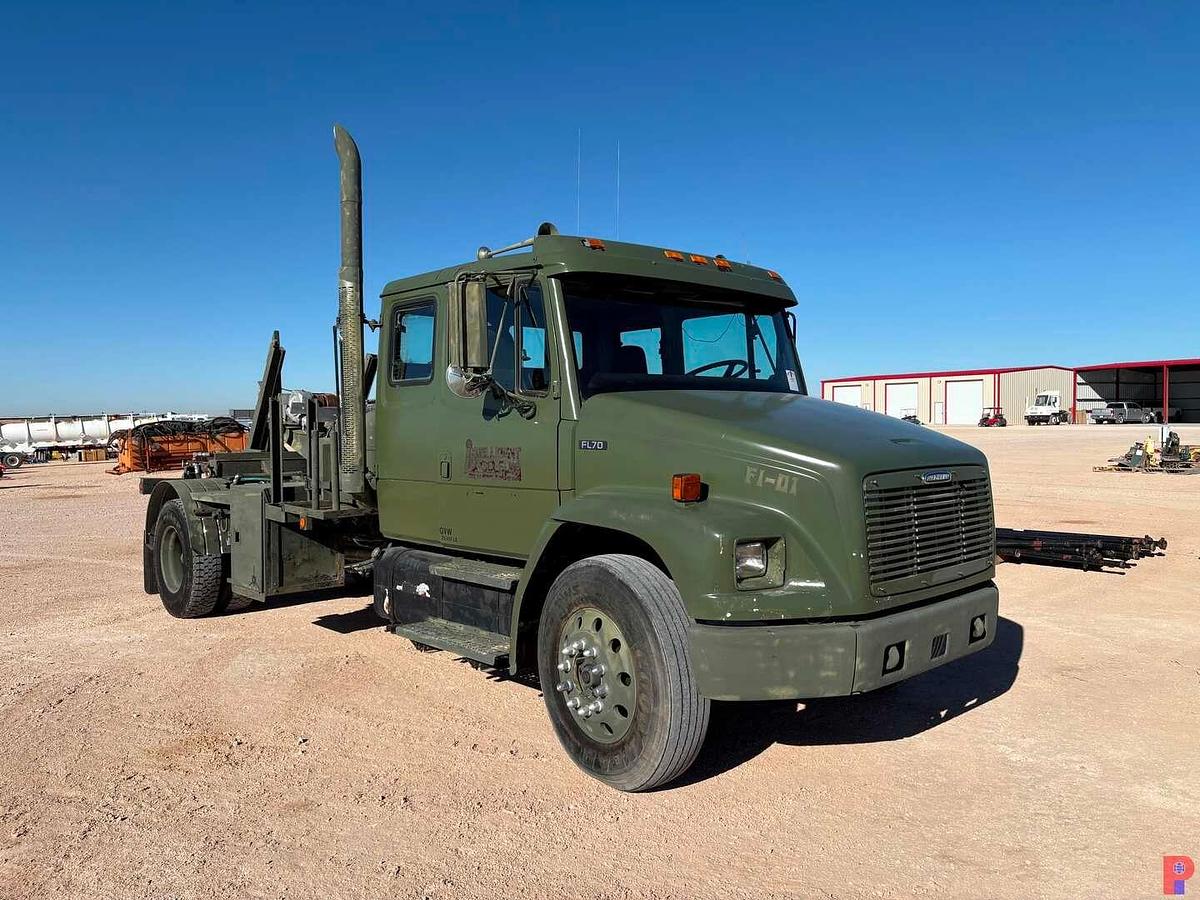 Used 2001 FREIGHTLINER FL70 MOBILE HYDRAULIC POWER PACK TRUCK