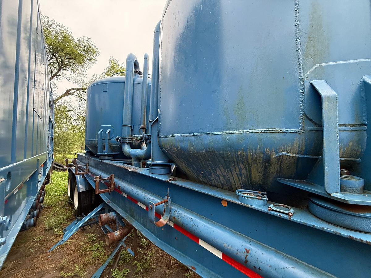 Used DBL POD 660 CF T/A BULK CEMENT TRAILER