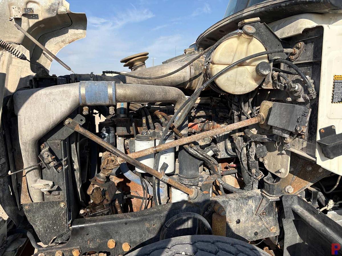 Used 2003 MACK CV713 T/A 30K LBS. WINCH TRUCK