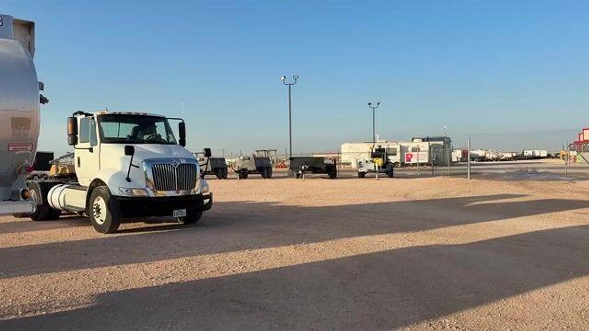 Used 2018 INTERNATIONAL TRANSTAR 8600 T/A DAYCAB HAUL TRUCK