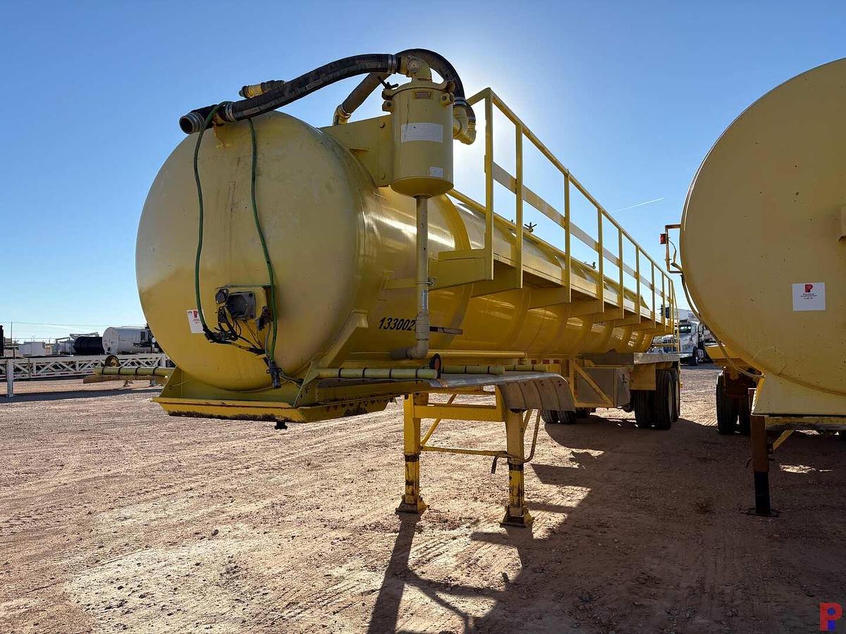 Used 2010 5,880 GALLON T/A VACUUM TRAILER