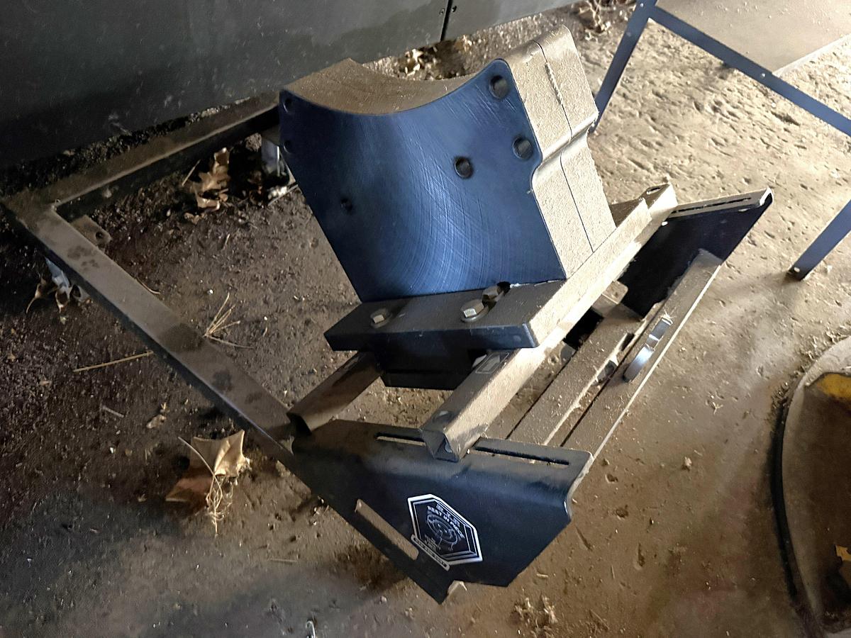 Used SCHMIDT TOOL & MFG REST IN PIECE 26”ID STEADY REST F/ LATHE