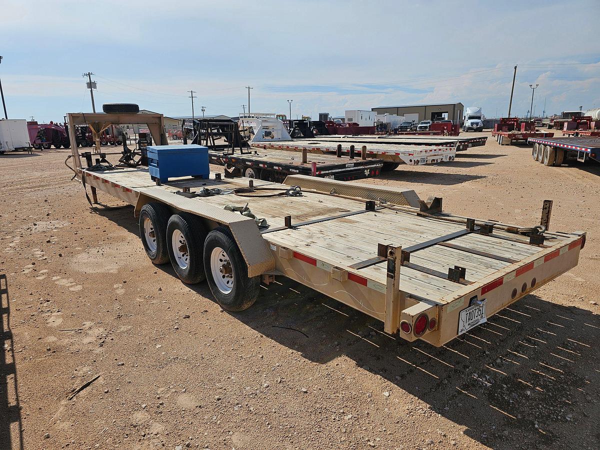 Used 2015 DELL RAPIDS CUSTOM 30’ X 82” 3-AXLE GOOSENECK TRAILER