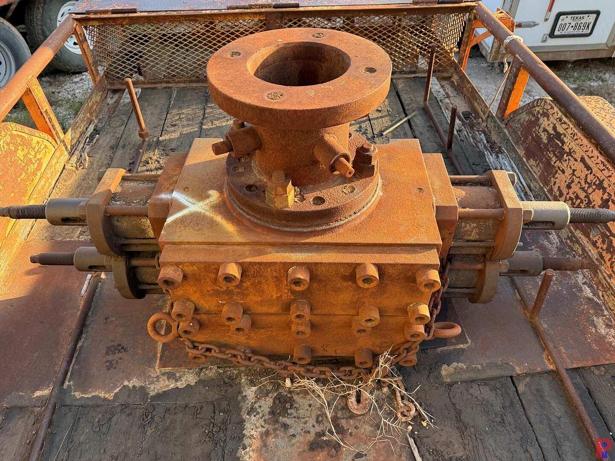 Used 12’ T/A BUMPER PULL TRAILER W/ TOWNSEND 5K HYD. DBL. BOP