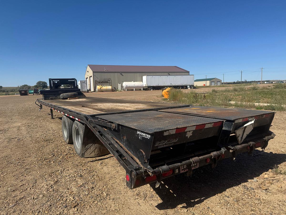 Used 2017 PJ 30' TANDEM DUAL WHEEL GOOSENECK FLATBED TRAILER W/ DOVE TAIL & MEGA RAMPS