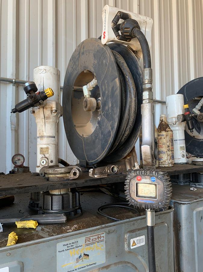 Used (2) ROTH 275 Gal Stainless Totes w/ Samson Pump Air PumpMaster and 50’ Hose Reel