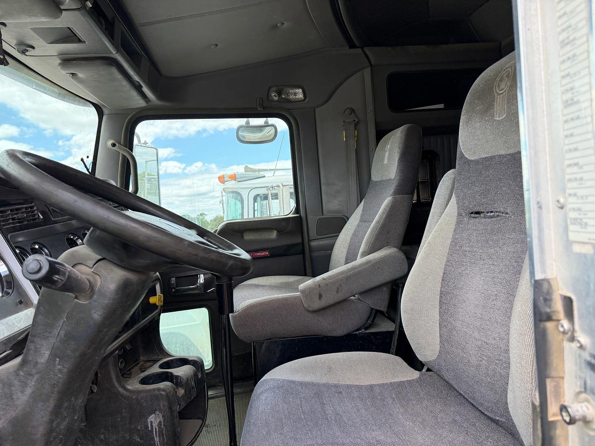 Used 2011 KENWORTH T800 T/A 80-BBL VACUUM TRUCK