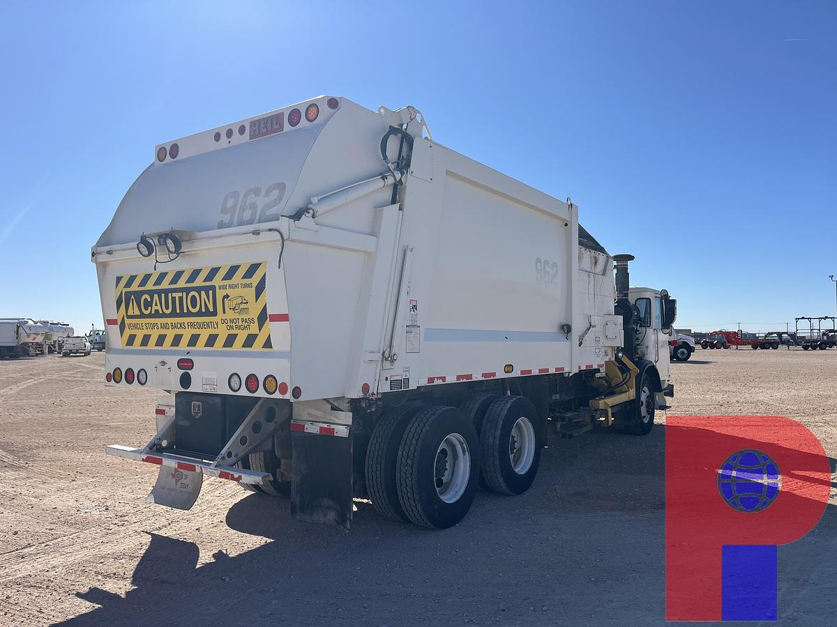 Used 2014 AUTOCAR XPEDITOR T/A 29YD CAB OVER TRASH TRUCK