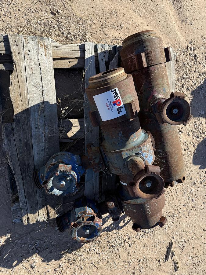 Used (2) MULTI-SIZE SINGLE PLUG CEMENT HEADS