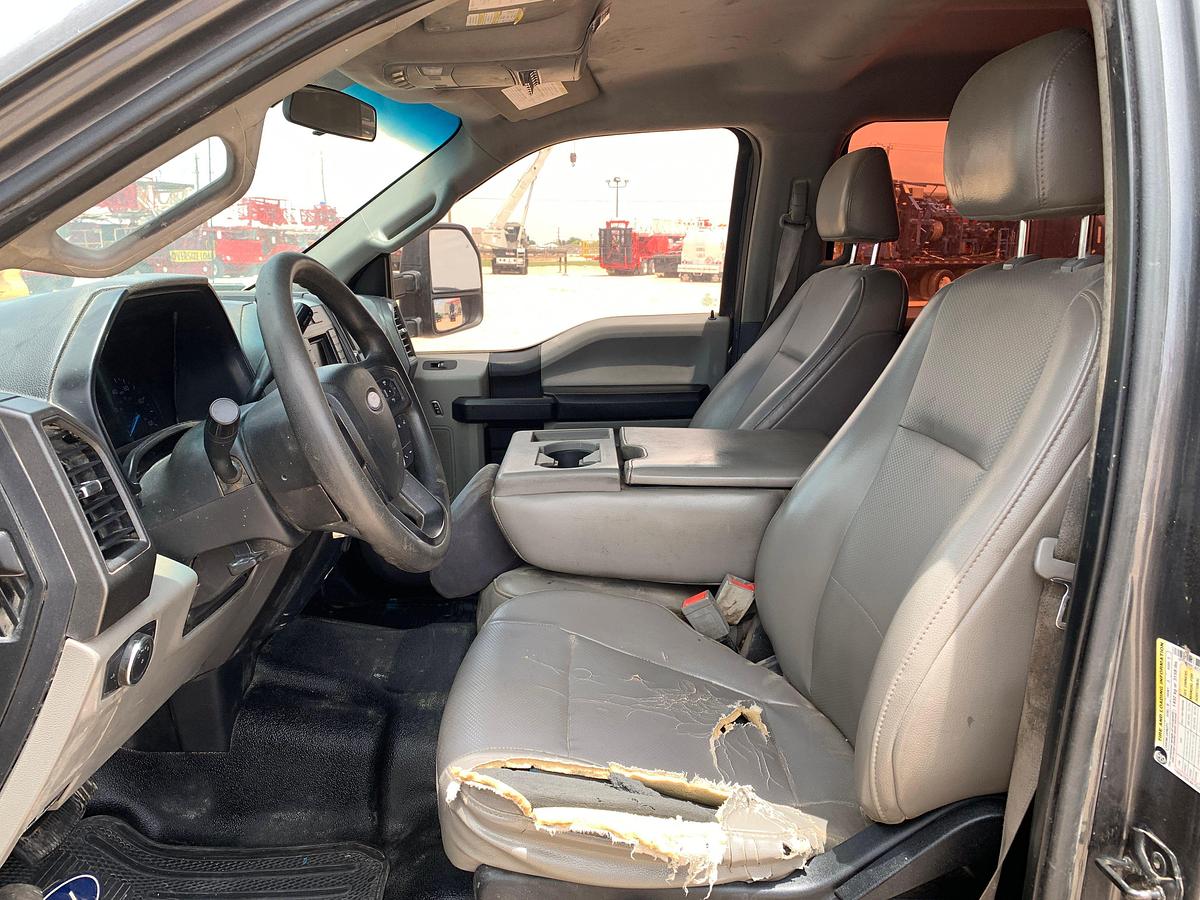 Used 2018 FORD F-250 SUPER DUTY CREW CAB PICKUP TRUCK