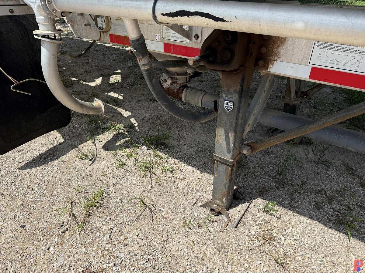 Used 2014 TRAIL KING 1350 CF T/A SELF-CONTAINED DRY BULK CEMENT TRAILER