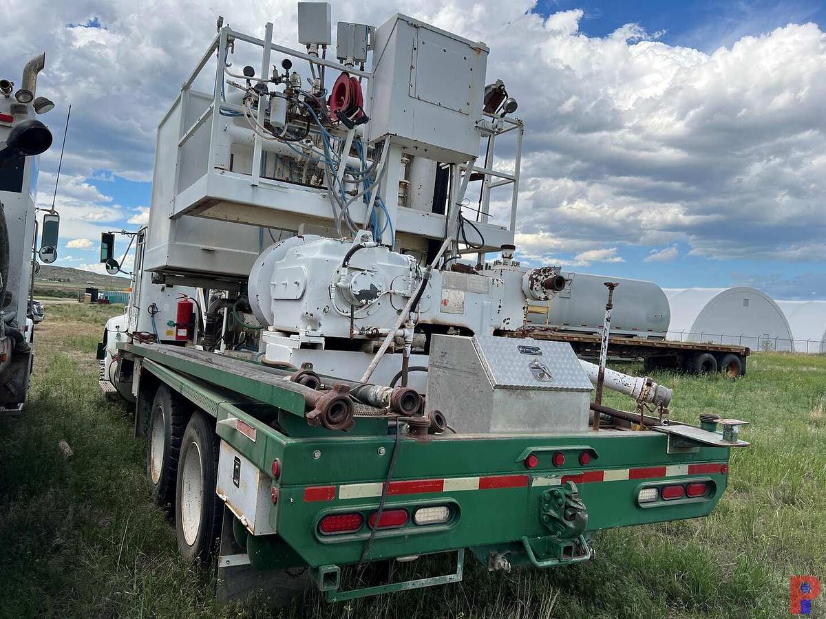 Used 1999 INTERNATIONAL  9400 T/A CEMENT PUMP TRUCK