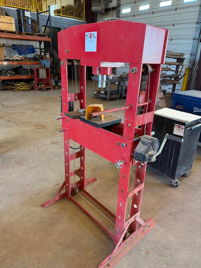 Used DYNAMO 50-TON AIR OPERATED SHOP PRESS