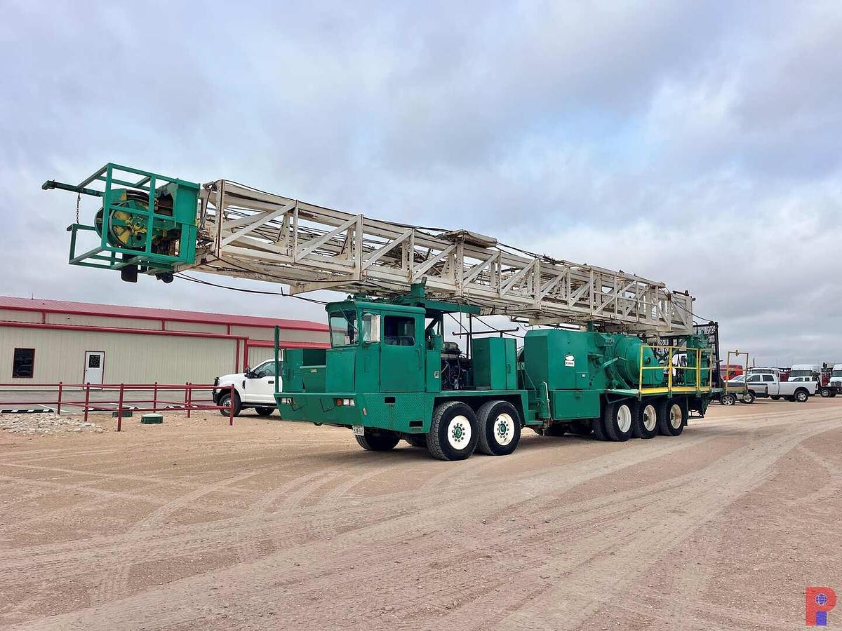 Used PENGO / HENDRICKSON BACK IN WELL SERVICE RIG MTD ON 5-AXLE CARRIER