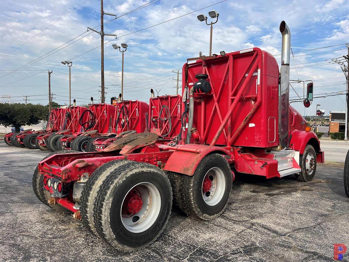 Used 2009 KENWORTH T800 T/A 36” SLEEPER TRUCK