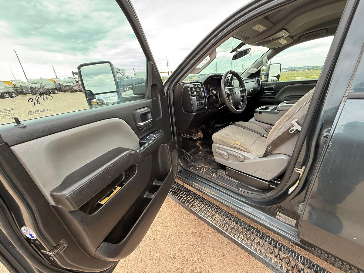 Used 2018 CHEVROLET SILVERADO 2500HD 4X4 CREW CAB PICKUP TRUCK