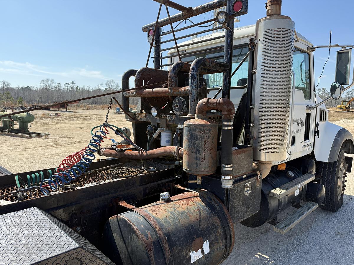 Used 2009 MACK GRANITE GU713 T/A WINCH / VACUUM TRUCK