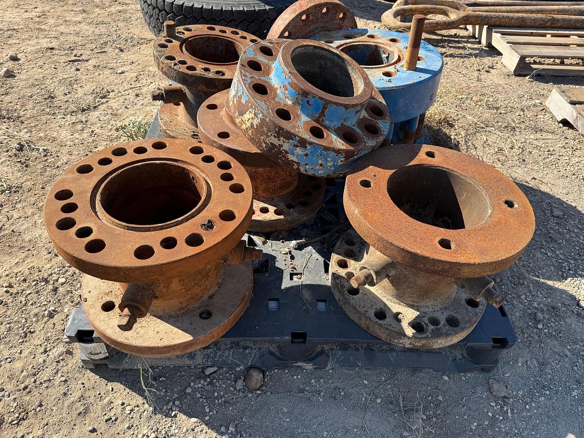 Used PALLET W/ (3) HALL STRIPPER HEADS, (1) GUIBERSON STRIPPER HEAD, (1) 7-1/16” X 4-3/4” DSA FLANGE, (2) THREADED FLANGES