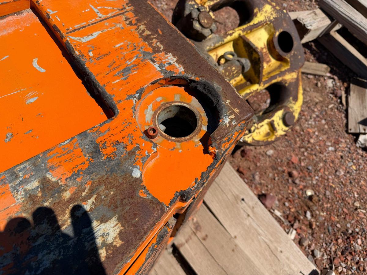 Used MCKISSICK 83-AWT 100 Ton Well Service Block
