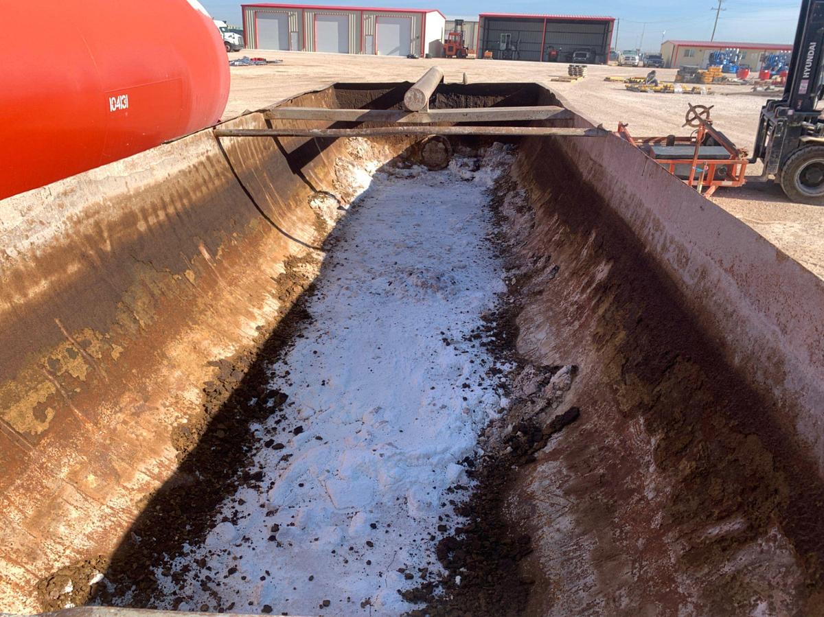 Used 40’ x 11’ x 7’ 558 Barrel Round Bottom Open Top Skidded Pit w/ Gas Buster