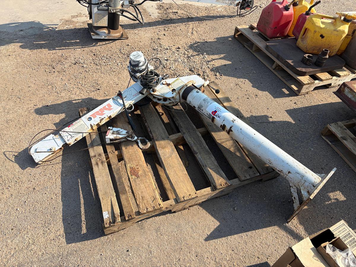 Used RKI 2,000lbs crane w/ warn 1200lb electric hoist