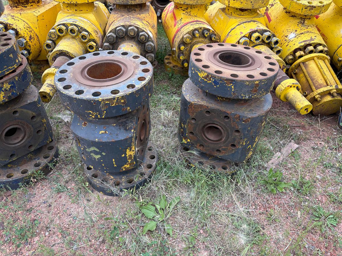 Used (6x$) 7-1/16” x 4-1/16” 15k fluid crosses