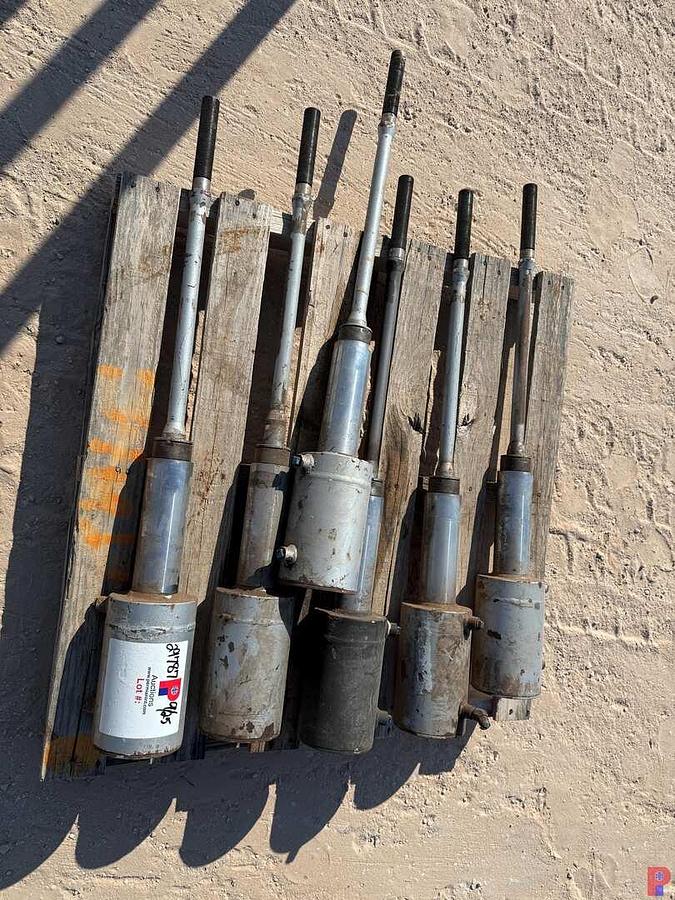 Used PALLET W/ (6) COILED TUBING HYDRAULIC CYLINDERS