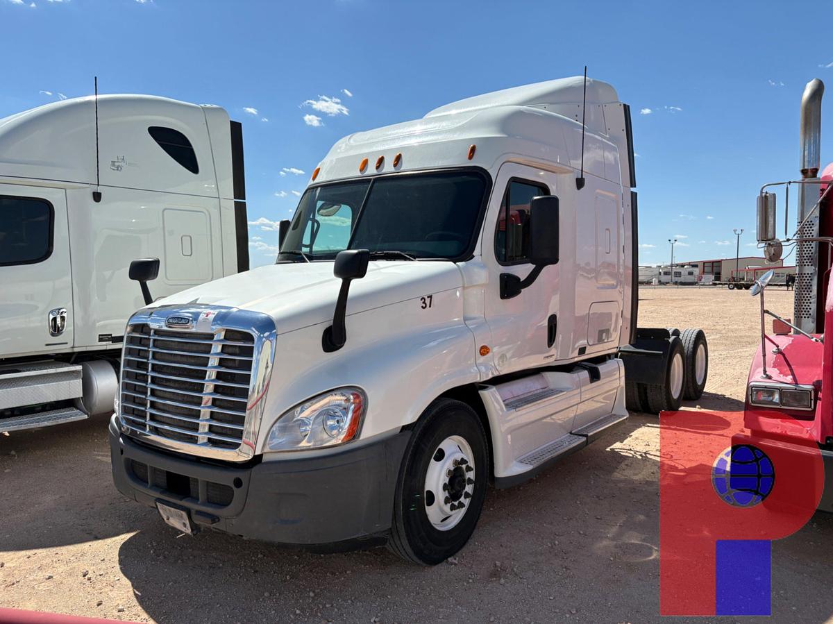 Used 2010 FREIGHTLINER CASCADIA T/A SLEEPER HAUL TRUCK