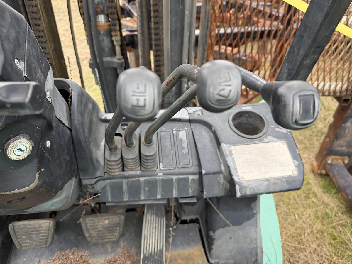 Used MITSUBISHI FG25N 4,400 LB 3-STAGE PROPANE FORKLIFT