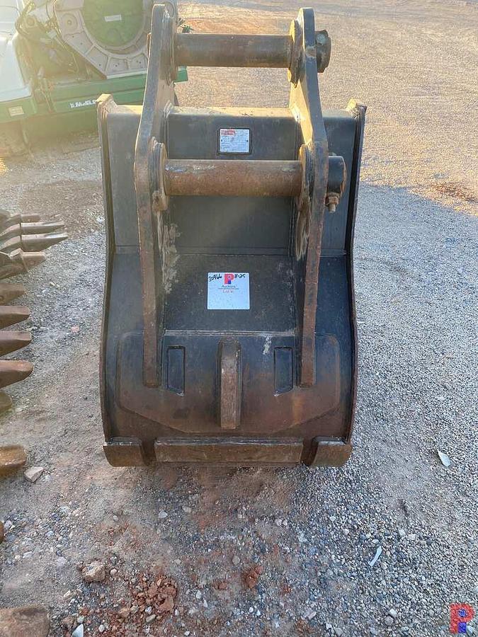 Used 36” HD 5-TOOTH EXCAVATOR BUCKET