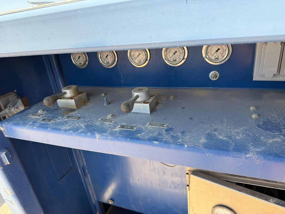 Used SELF CONTAINED 20K WP GREASE INJECTION UNIT COMBO P/B 8.4-KW ISUZU DIESEL GENERATOR