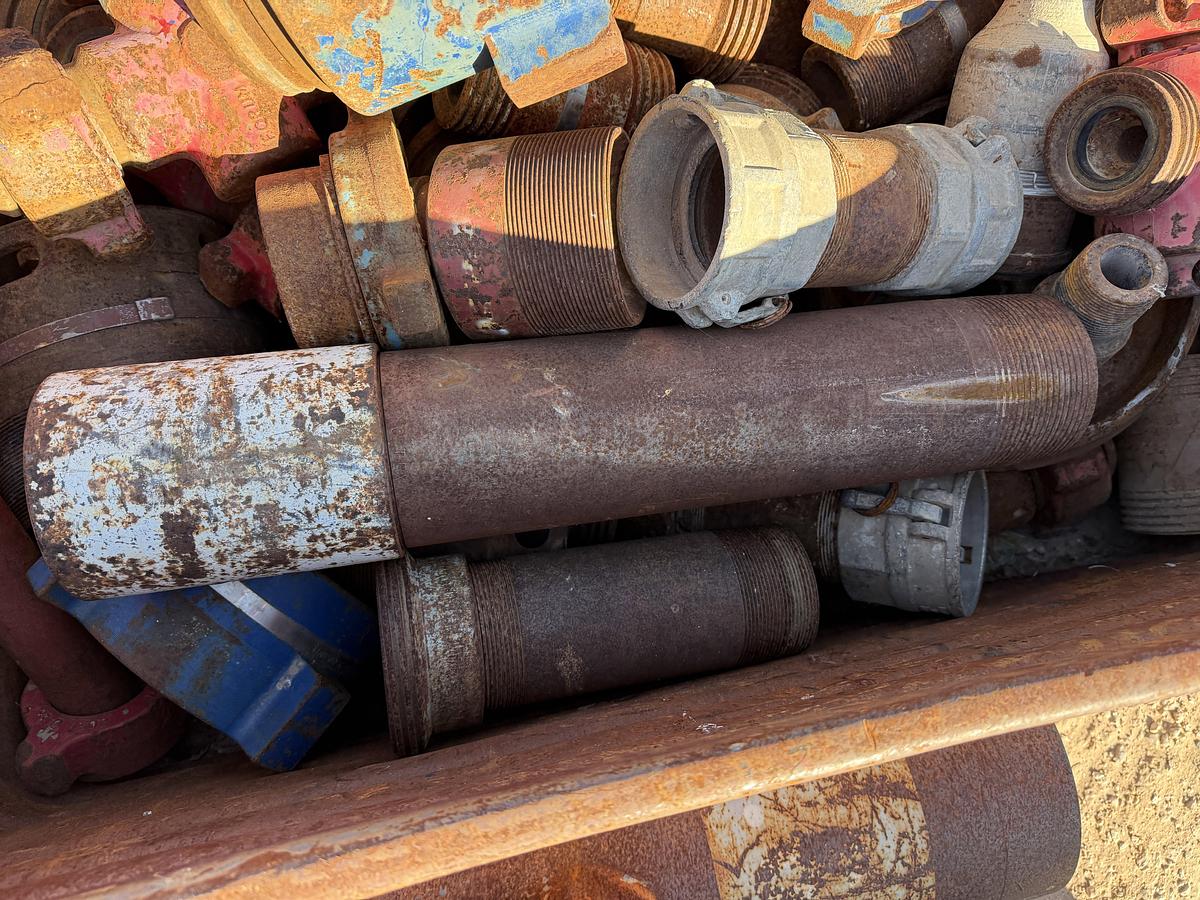 Used (2) MULTI-SIZE SINGLE PLUG CEMENT HEADS & METAL TUB OF CEMENT HEAD CONNECTIONS