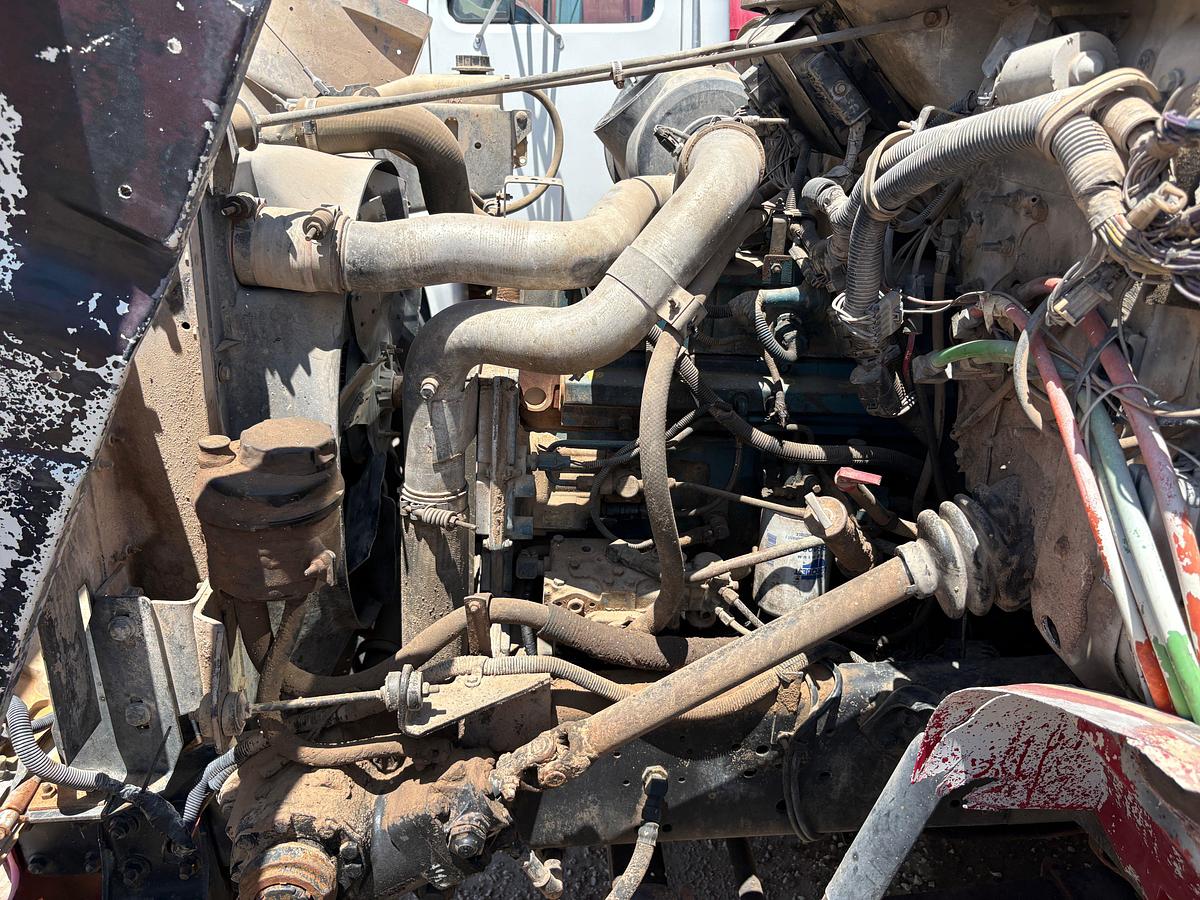 Used 1998 INTERNATIONAL 4900 S/A DAYCAB 5-TON CRANE TRUCK
