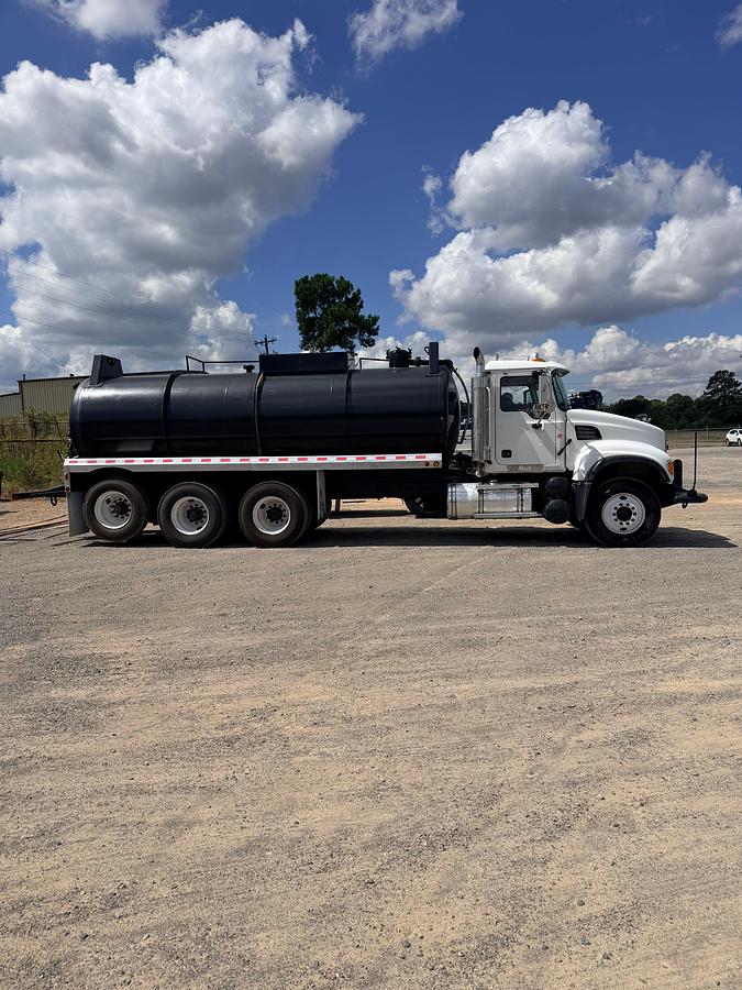 Used 2007 MACK CV713 TRI-DRIVE DAYCAB VACUUM TRUCK